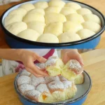 Hausgemachte Buchteln mit Kartoffeln und süßen Füllungen