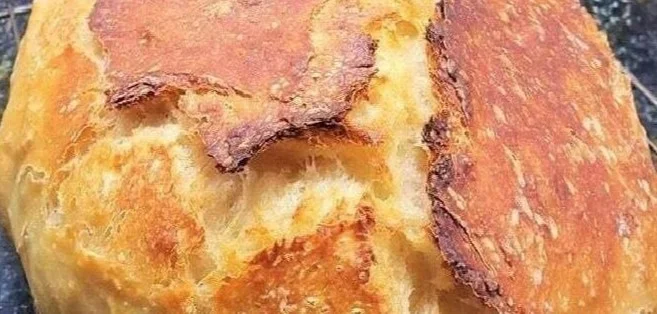 Hausgemachtes Brot Rezept mit frischen Zutaten und einfach zuzubereiten