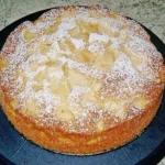Saftiger Apfel Eierlikör Kuchen mit frischem Obst und leckeren Aromen