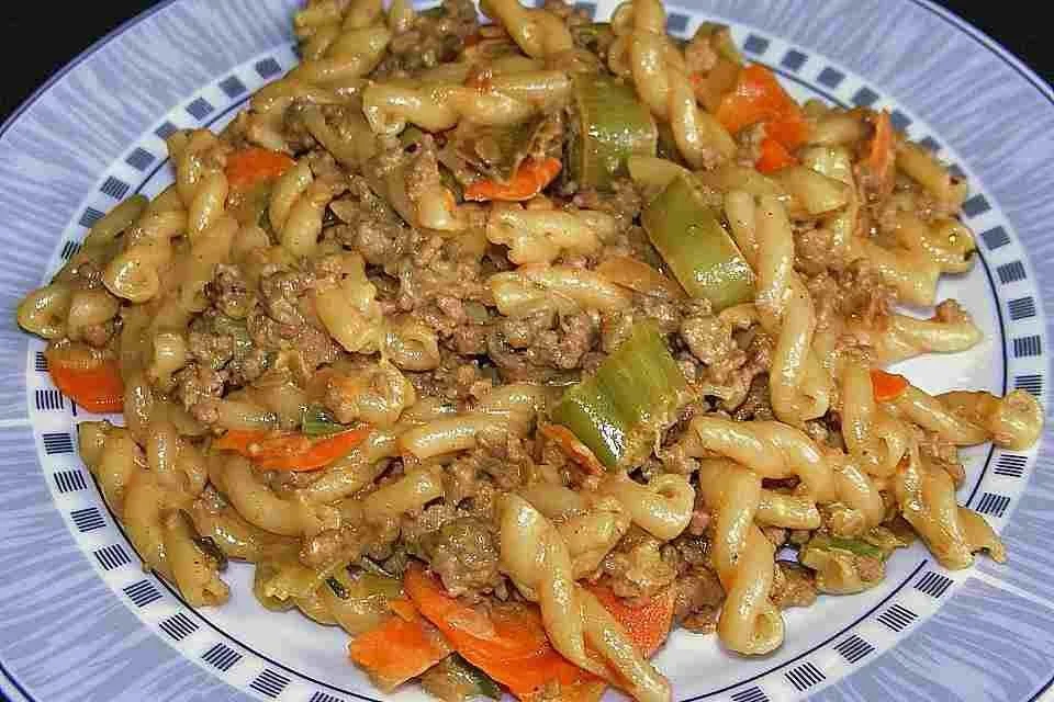 Curryrahm Nudeln mit Hackfleisch