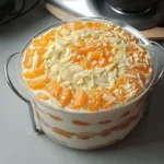 Leckeres Mandarinen-Tiramisu mit frischen Mandarinen und cremiger Schicht