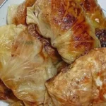 Omas Kohlrouladen mit leckerer Füllung aus Hackfleisch und Gewürzen