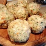 Traditionelle Semmelknödel nach Sivis Rezept, ideal als Beilage.